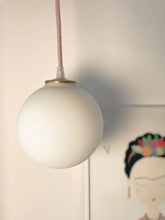 Suspension ou Baladeuse - Louna - Globe en verre Opaline